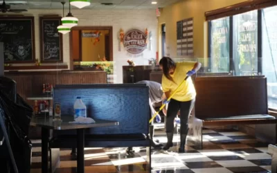 UCF students, community come together to reopen Metro Diner after Hurricane Ian